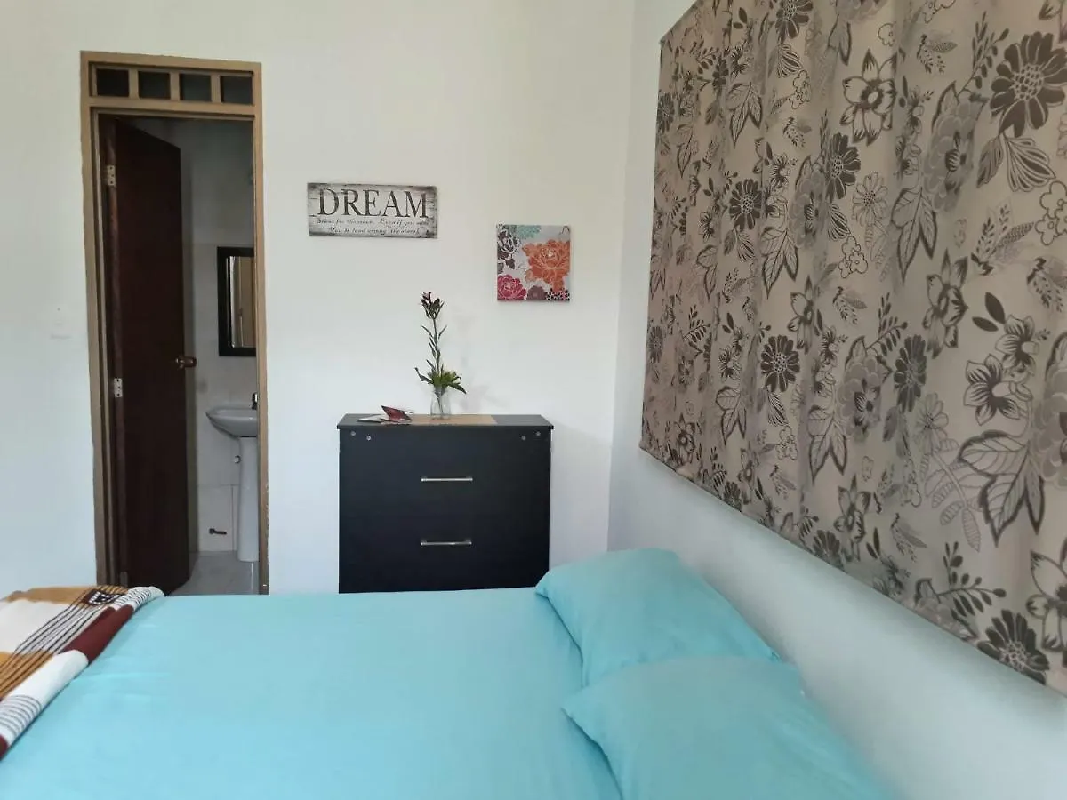 La Casa Cafe Guesthouse Cali 2*,